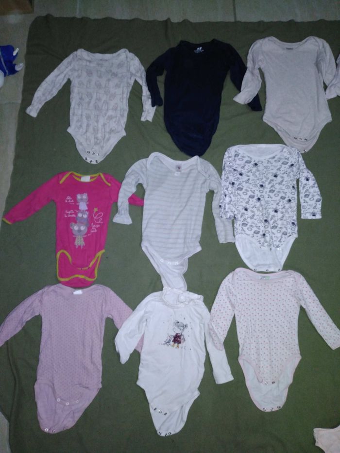 Lot de 61 vêtements 12 mois - photo numéro 4