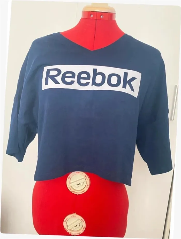T-shirt court bleu marine col v Reebok