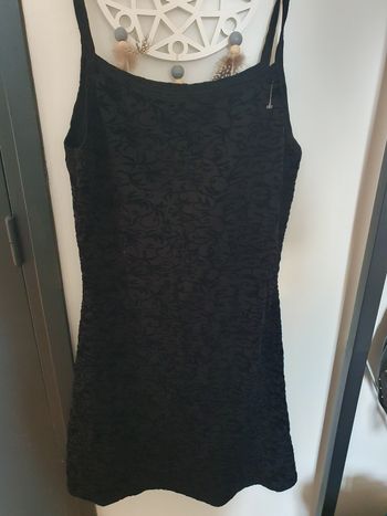 Robe noir moulante