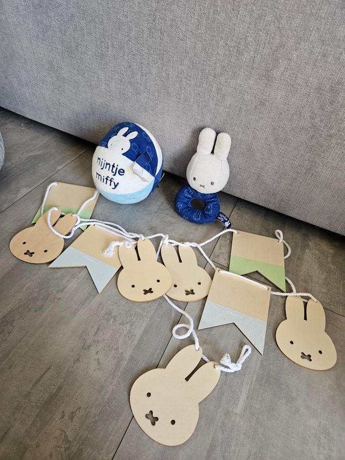Lot miffy nijntje hochets et guirlande en bois