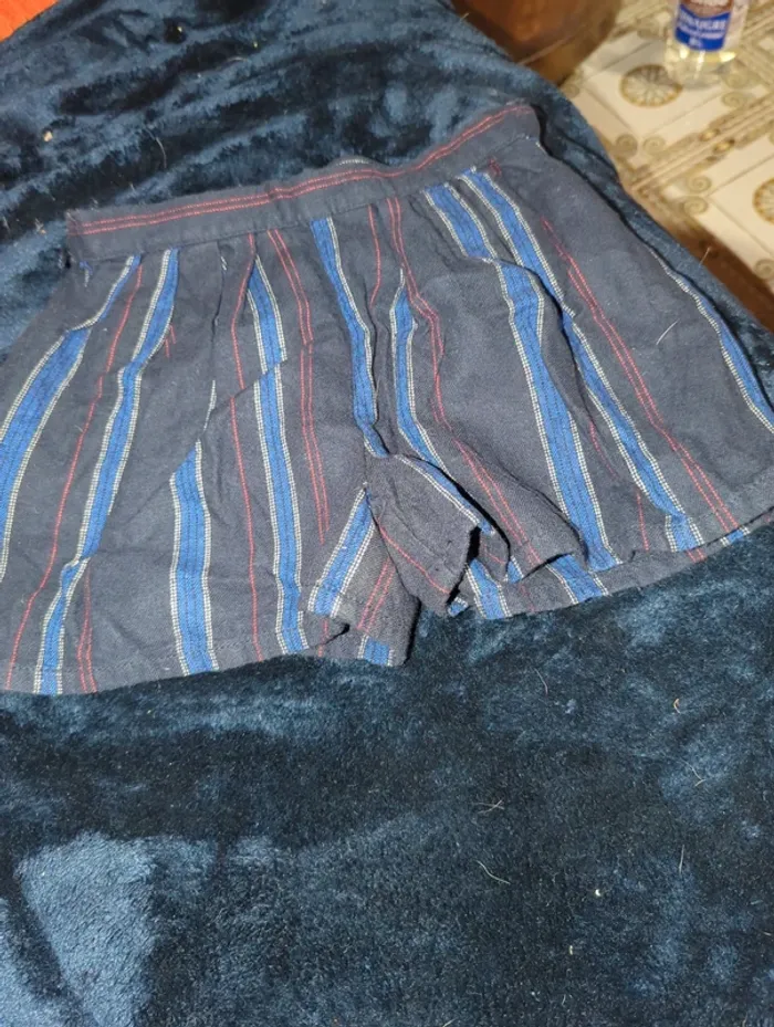 Short rayé bleu - photo numéro 3