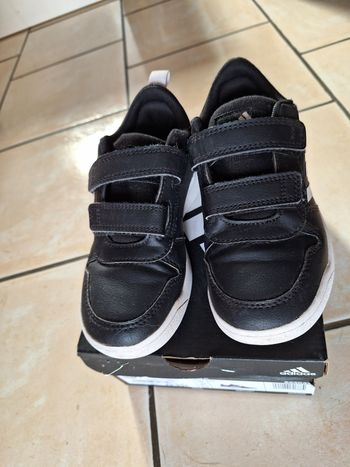Chaussure Adidas pointure 29