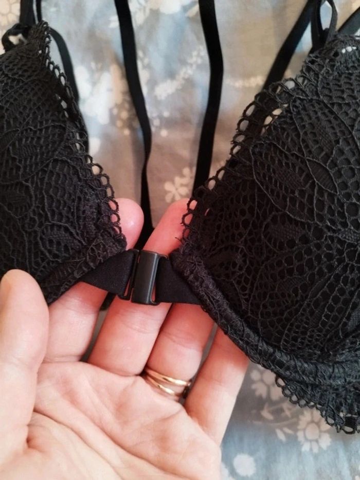 Superbe soutien gorge Undiz noir 90 C - photo numéro 2