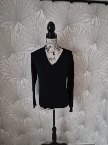 Joli pull col v Monoprix taille 38