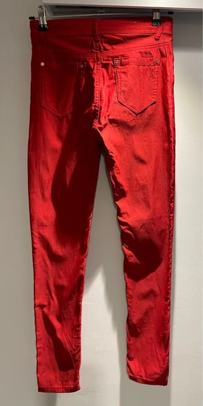 Pantalon rouge de marque idodo taille 38-M très bon état - photo numéro 3