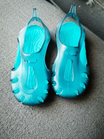 Chaussures de piscine décathlon taille 24