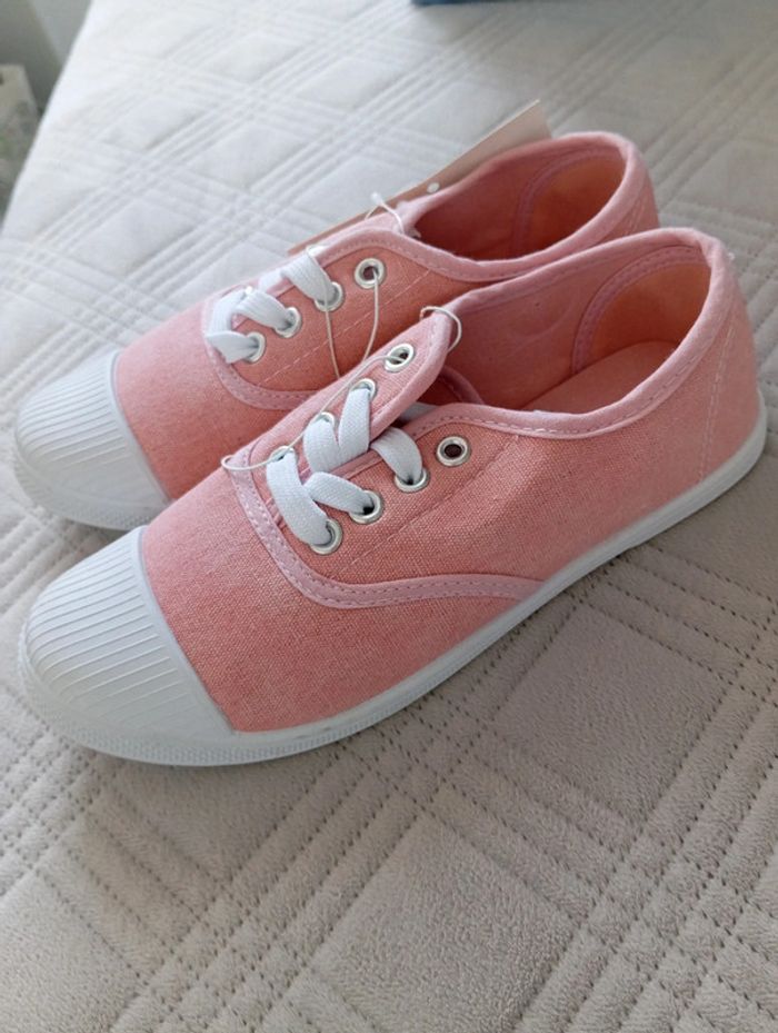 Paire de Tennis rose neuve - photo numéro 2