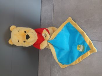 Peluche Winnie l'ourson Disney 25 cm