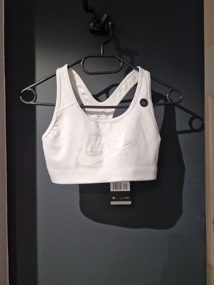 Brassière Nike neuve - photo numéro 9