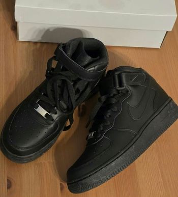 (Neuves non portées) 🏷🥰😍 superbes  baskets NIKE  AIR FORCE ONE Pointure 37.5 unisex 😍🥰