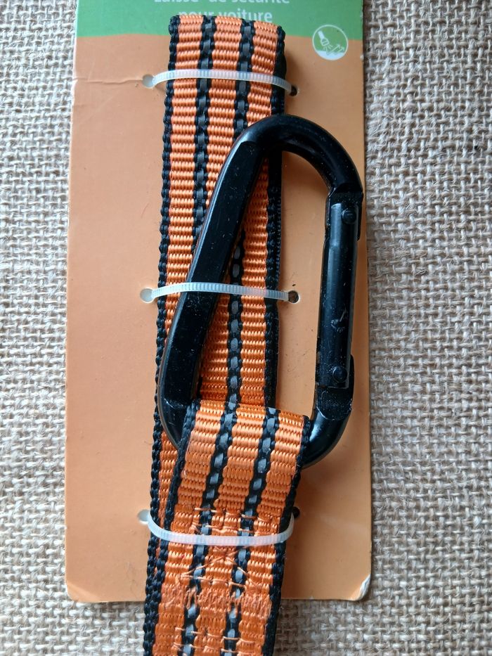 Laisse de sécurité pour voiture pour chien - photo numéro 3