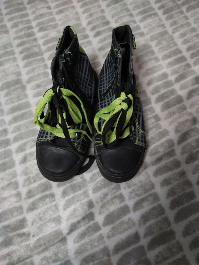 Baskets montantes à lacets noir et vert Freegun pointure 33 - photo numéro 3