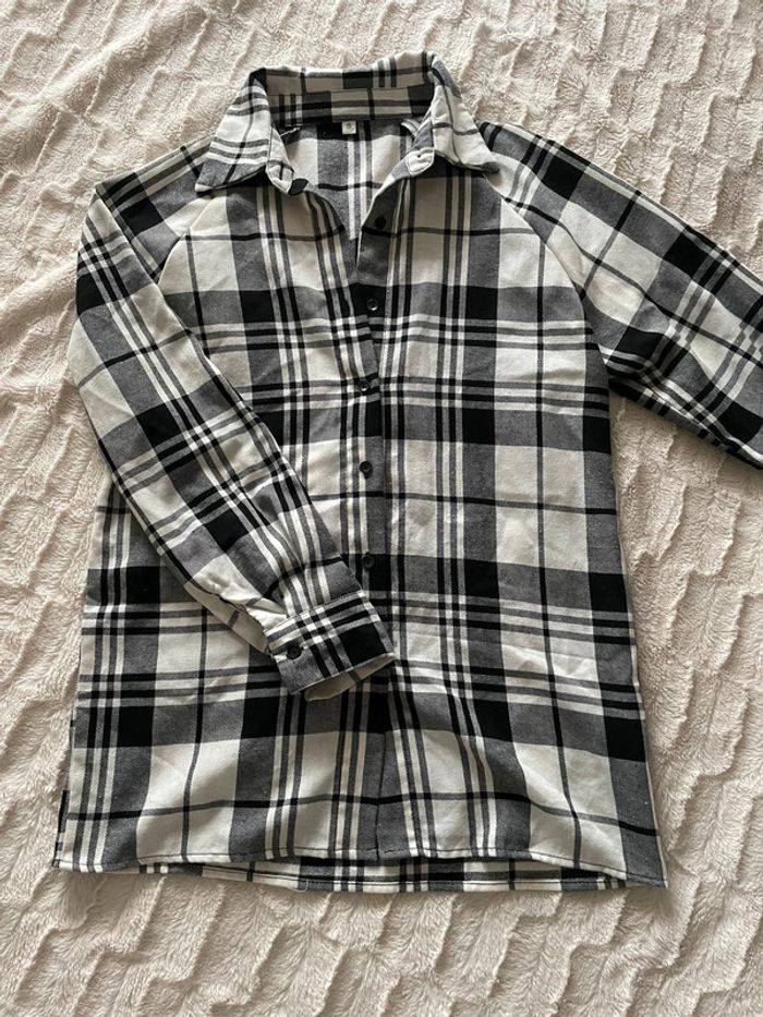 Chemise noire/grise et blanche