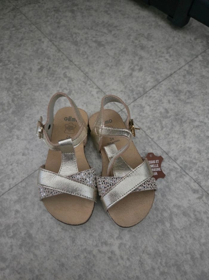 Sandales neuves gemo taille 24