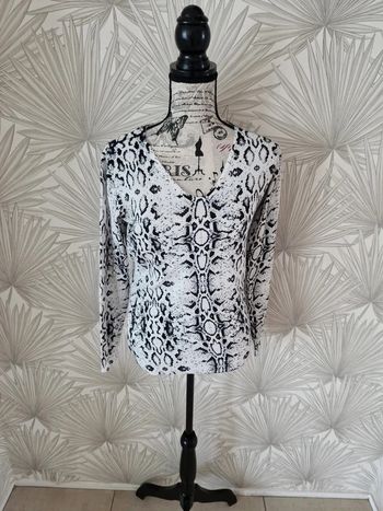 Joli pull col V Damod taille 36/38
