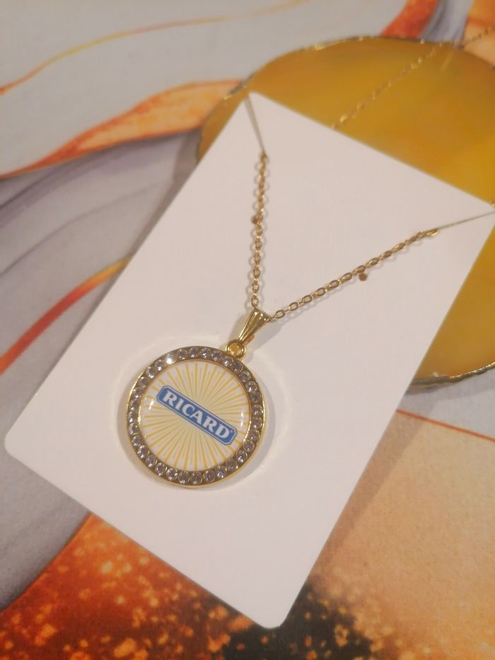 Collier strass ricard doré