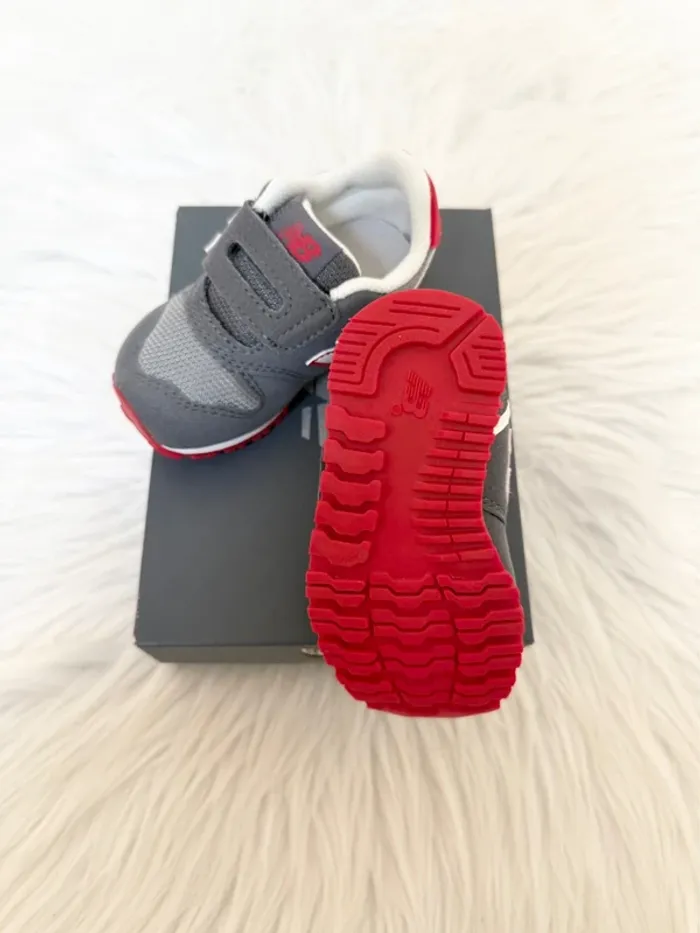 Baskets New Balance bébé – Taille 20,5 – gris/rouge – Neuf avec étiquette - photo numéro 8