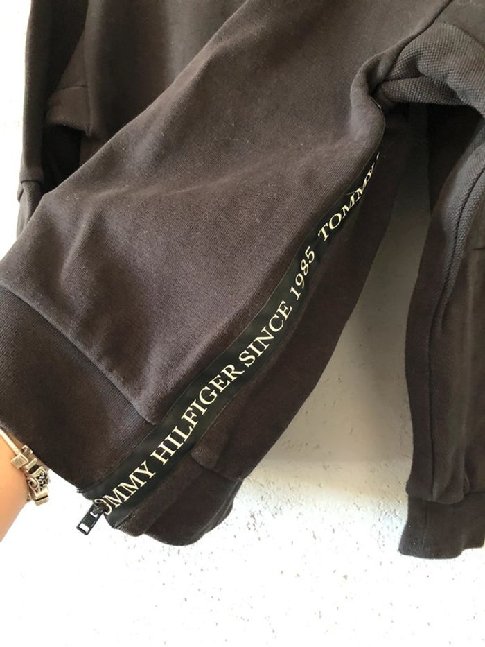 Sweat Tommy Hilfiger 10ans 🚗 - photo numéro 6