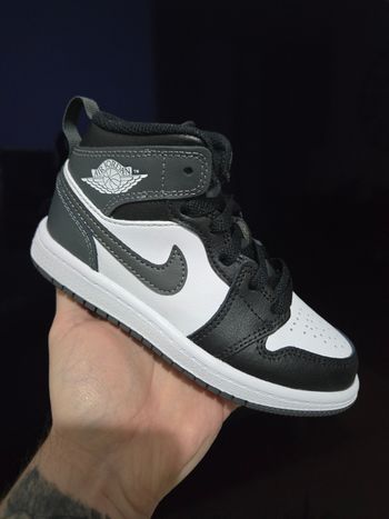 Nike air jordan 1 mid - taille 28 - neuves authentiques- noir gris