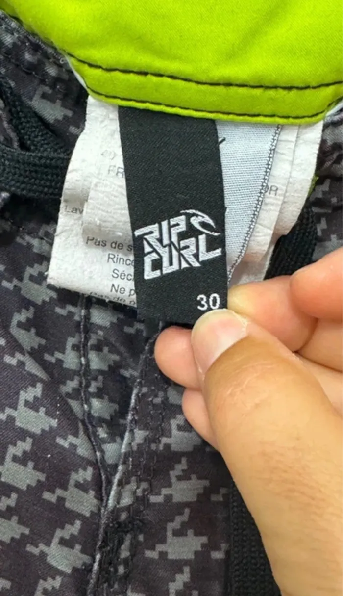 Short ripcurl - photo numéro 3