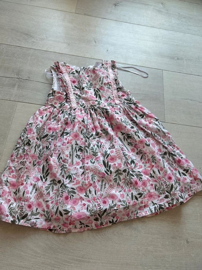 Robe à fleurs 24 mois