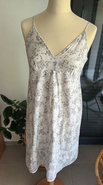 Robe à bretelles imprimé petites fleurs