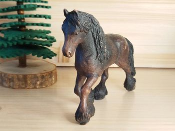Schleich Etalon frison Figurine Animal équidé