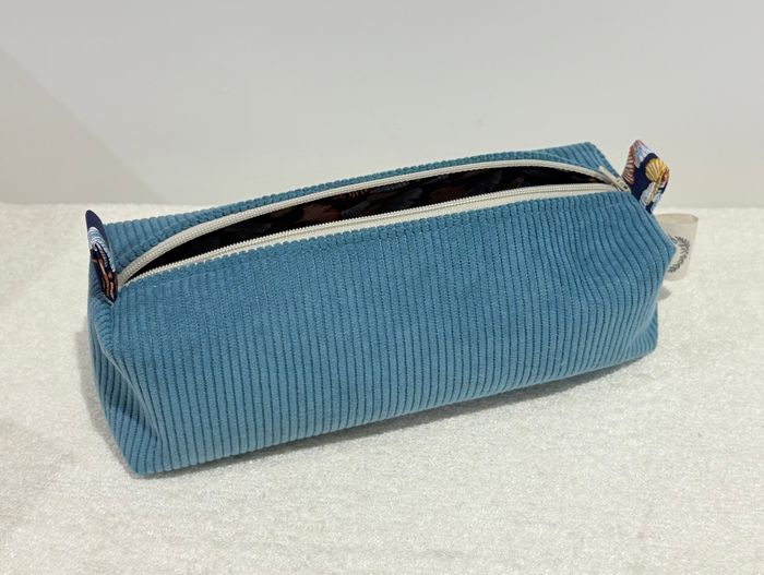 Trousse Bleu canard Velours Côtelé doublure fleurie - photo numéro 4