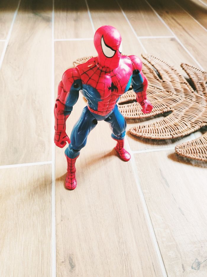 🦟 Spider-man grande figurine articulée Avengers Marvel année 1997marque Toy biz vintage - photo numéro 4