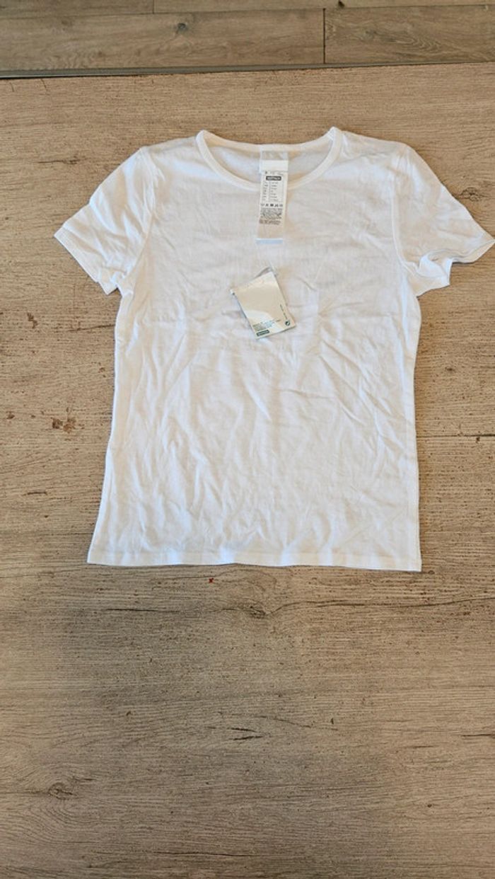 T shirt mixte, manches courtes, blanc uni, Decathlon, 10 ans, neuf - photo numéro 2