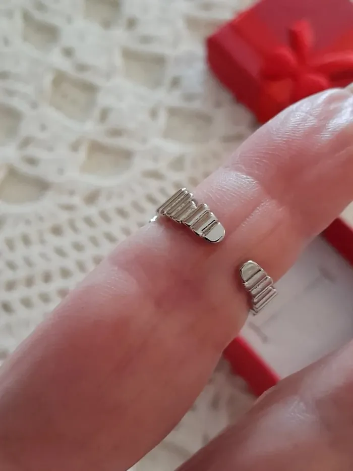 Bague réglable, argentée,  géométriques,  avec strass en cristal - photo numéro 6