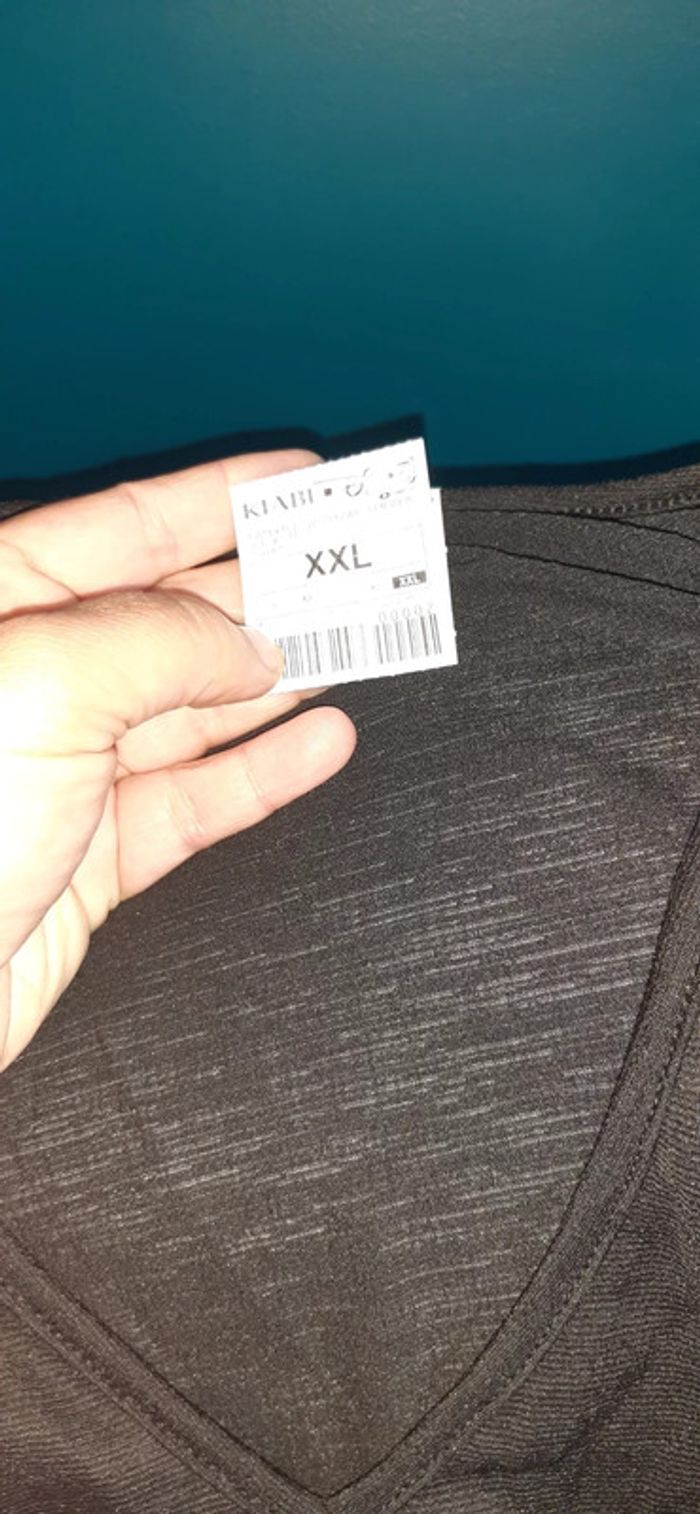T shirt manche longue légèrement transparent et bras en dentelle - photo numéro 4