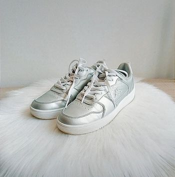🎀 Belles baskets femme argentées 🎀