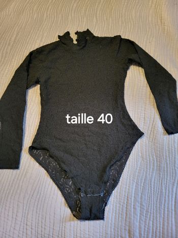 Bodie dentelle manches longues