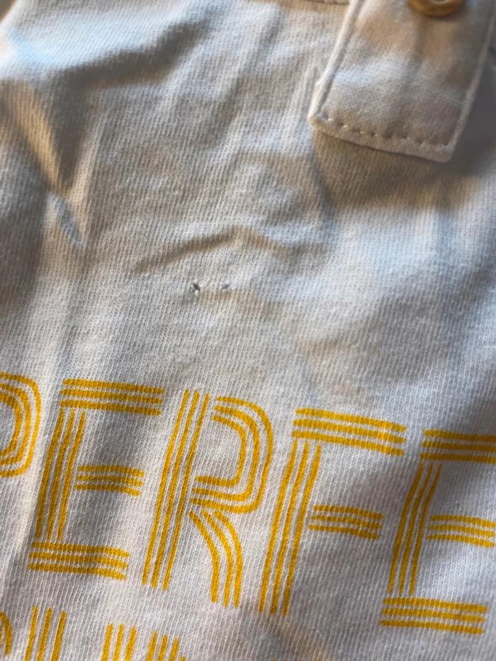 Lot de 4 marcels 18 mois - dont deux avec un petit accro - photo numéro 5