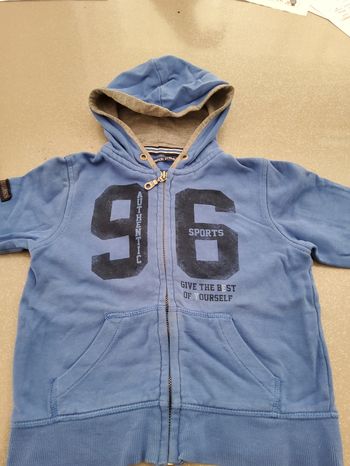 Gilet à capuche