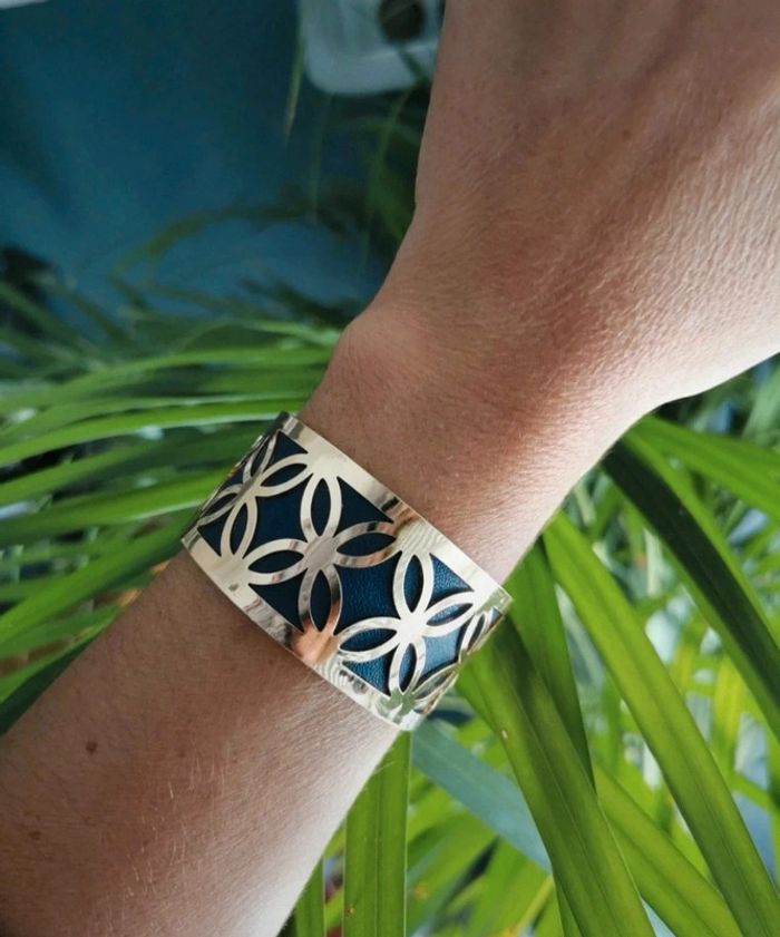 A15 bracelet manchette jonc acier inoxydable cuir reversible ajustable