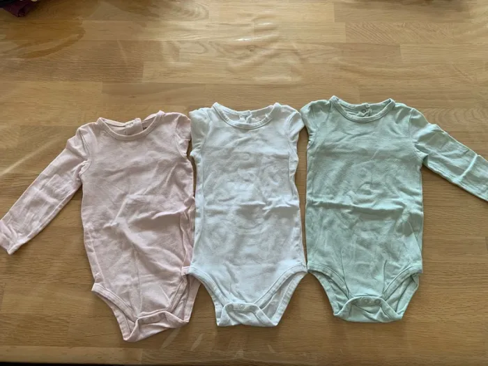 Lot 3 bodies 9 mois