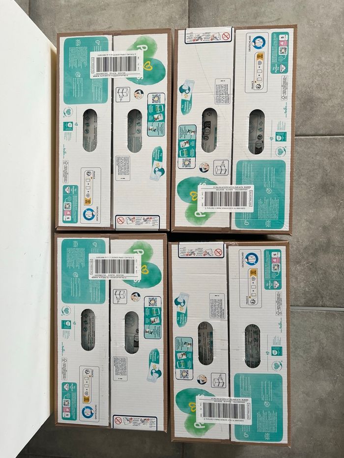 Lot de 4 carton pampers Harmonie taille 4, 9-14kg, 312 couches, jamais ouvert - photo numéro 2