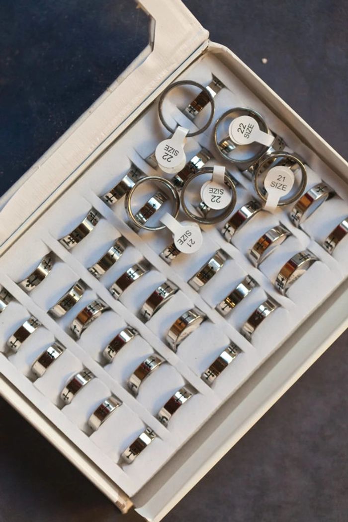 Lot de 41 bagues croix en acier inoxydable - photo numéro 2