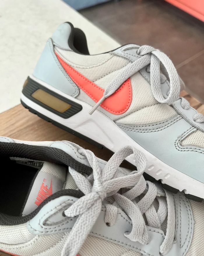 Baskets Nike pointure 38 - photo numéro 3