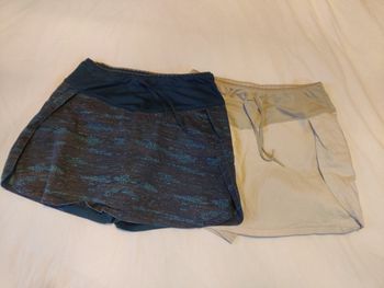 Lot 2 jupes shorts Quechua