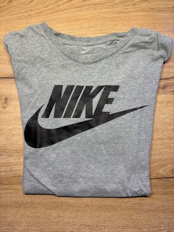 T-shirt Nike