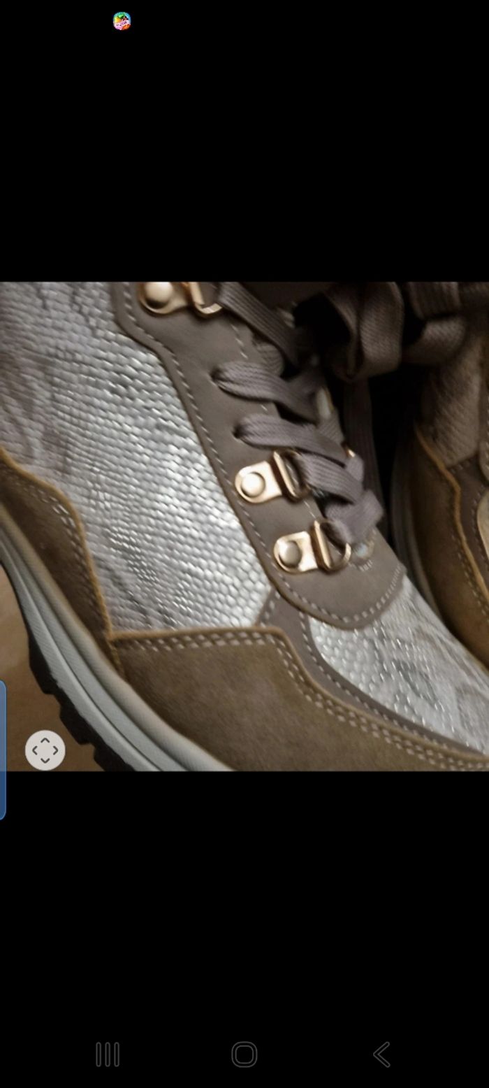 superbes chaussures taille 40 - NEUF - photo numéro 2