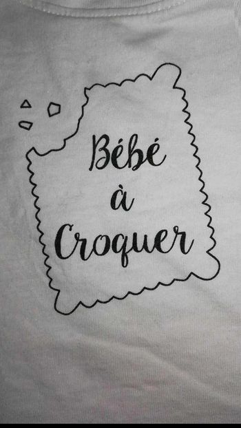 T  shirt  bébé  a croquer