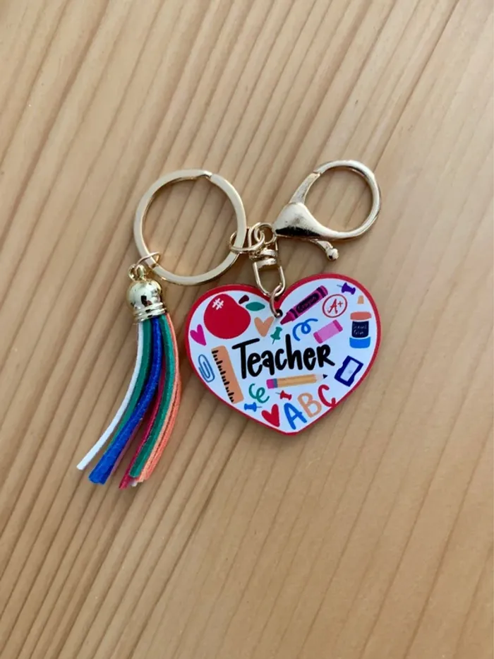 Porte-clé cœur coloré “Teacher” Neuf, idée cadeau maîtresse