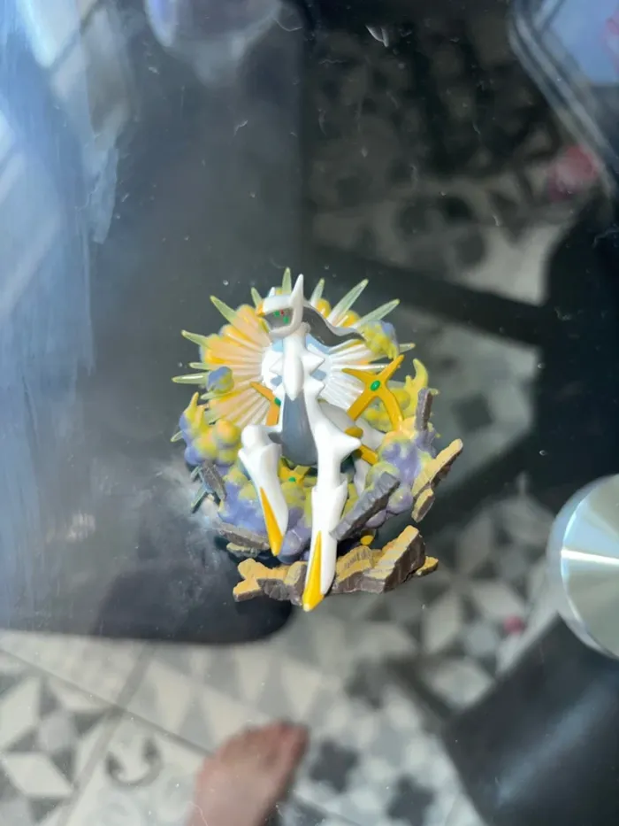 Figurine Pokémon arceus