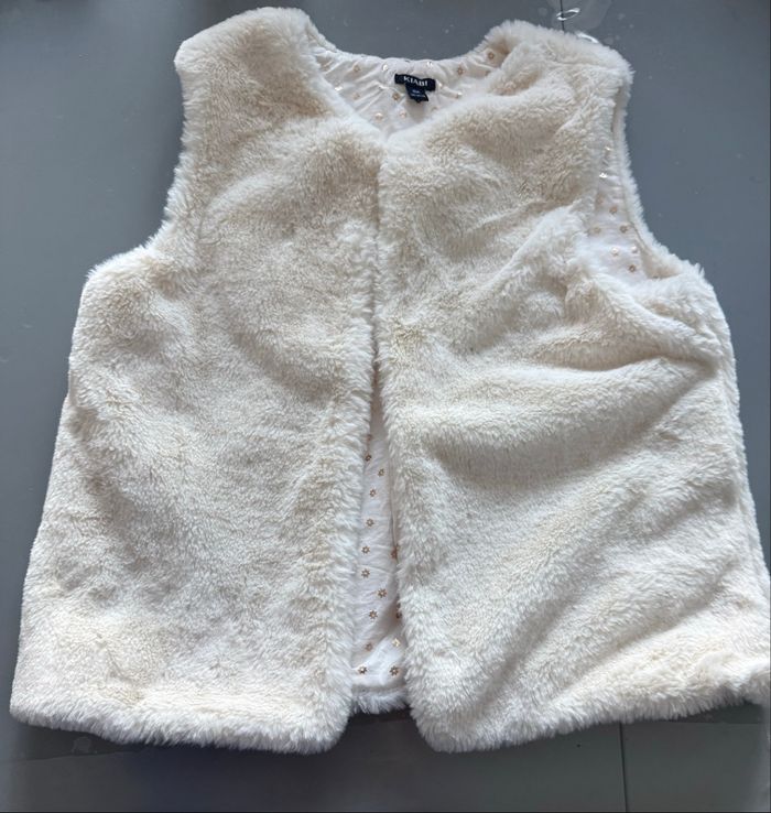 Beau Gilet cardigan sans manches T 10 ans fille Kiabi couleur blanc Très bon état - photo numéro 5