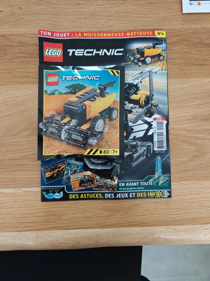 Lego Technic : moissonneuse batteuse Neuf