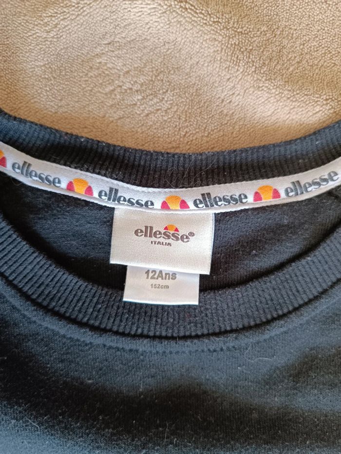 Pull noir Ellesse taille 12 ans - photo numéro 2